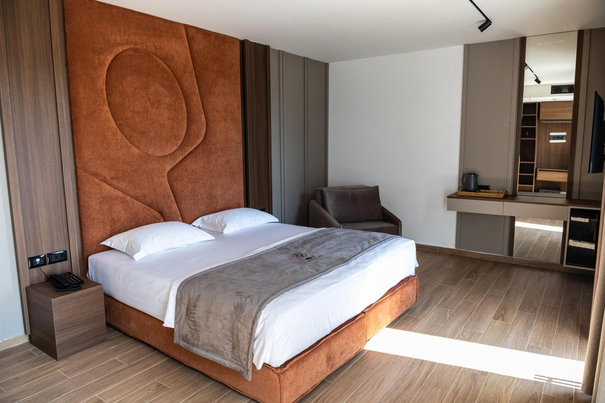 Bolt Boutique Hotel Lezhë Exteriér fotografie
